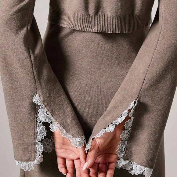 Elegant Women's Sleeveless Lace Trim Dress with Cardigan Set - Picture 13 of 14